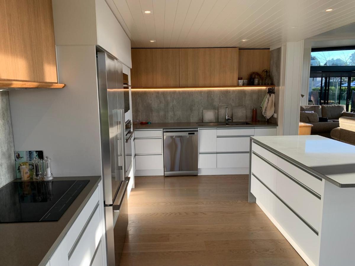 The Admiral Apartment Cooks Beach Екстериор снимка